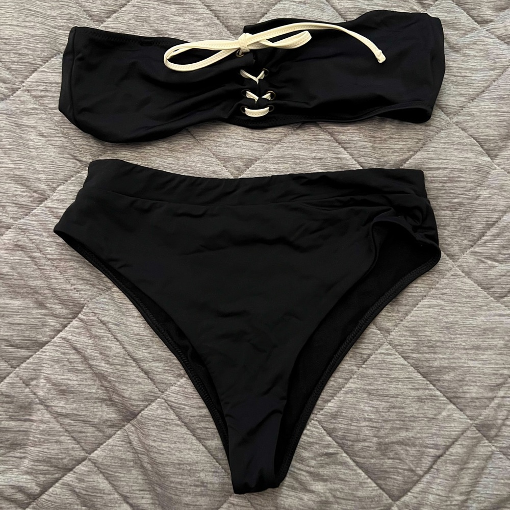 TILLYS cute lace bathing suite set